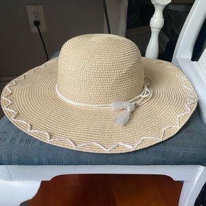 Straw sun hat